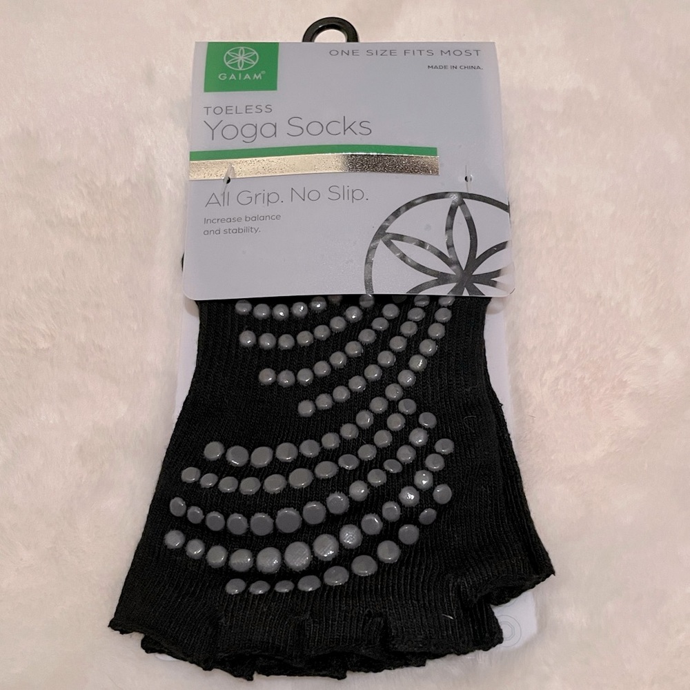 Gaiam Toeless Yoga Socks